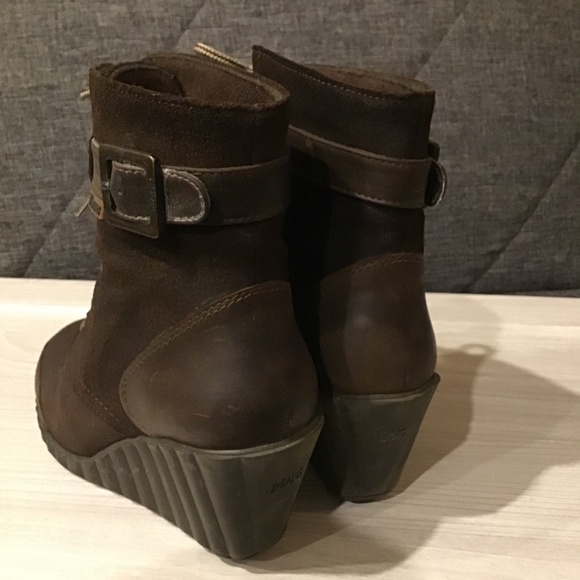 Wedge Boots - Picture 3 of 10